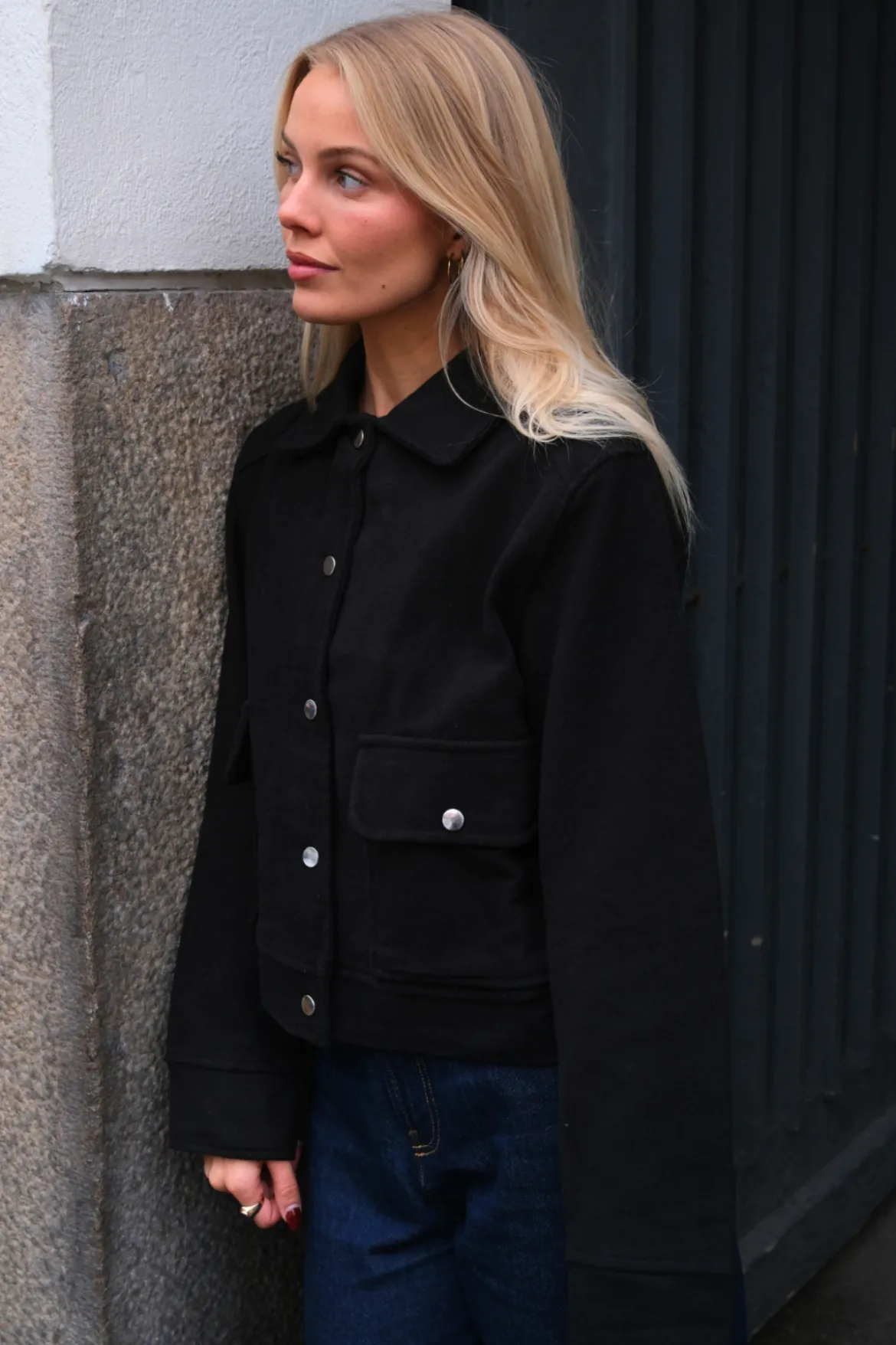 Adela Jakke - Sort