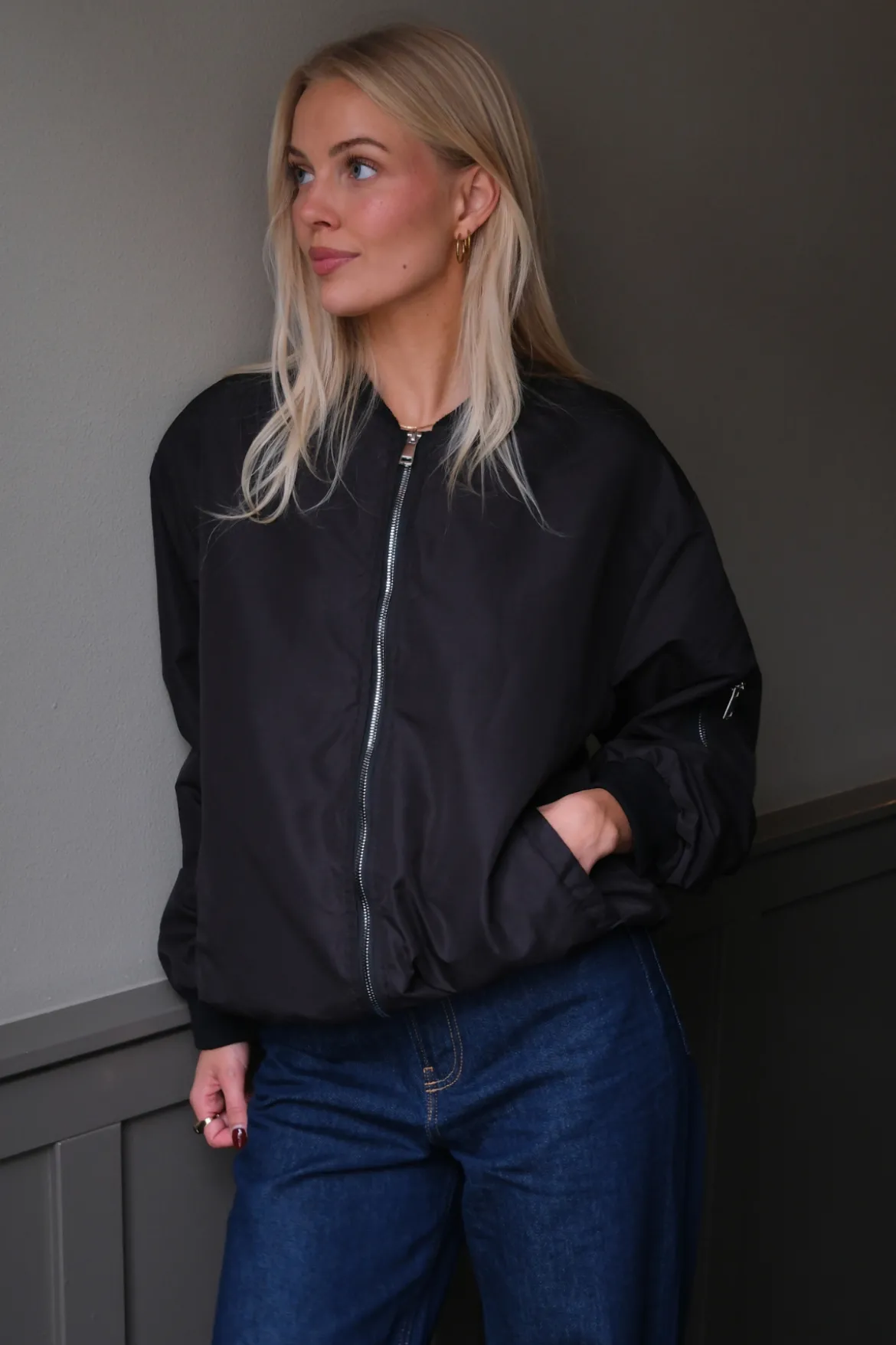 Alexandra Jakke - Sort