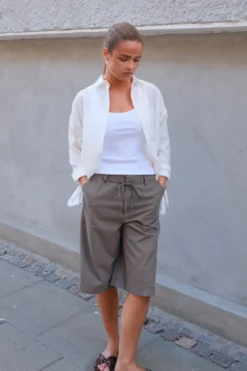 Aura Bermuda Shorts - Morel