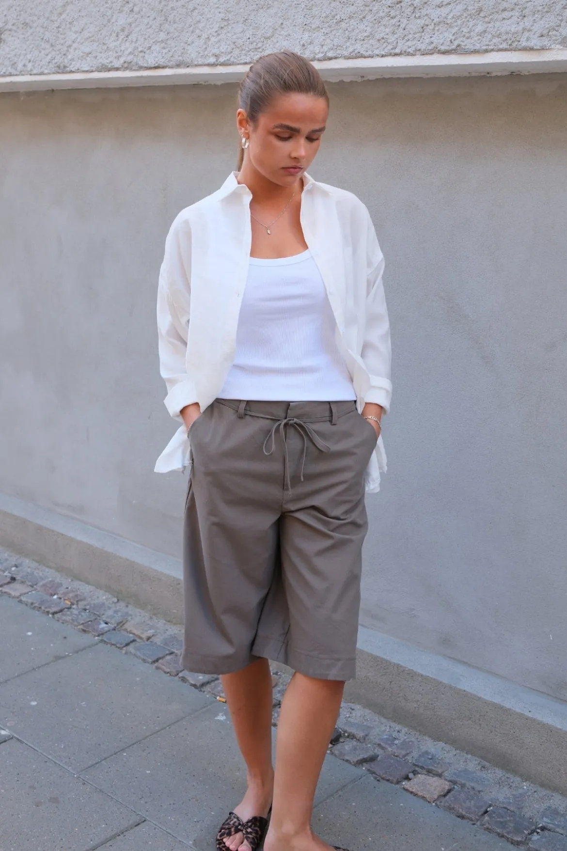 Aura Bermuda Shorts - Morel