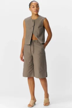 Aura Bermuda Shorts - Morel