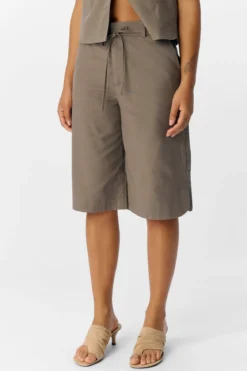 Aura Bermuda Shorts - Morel