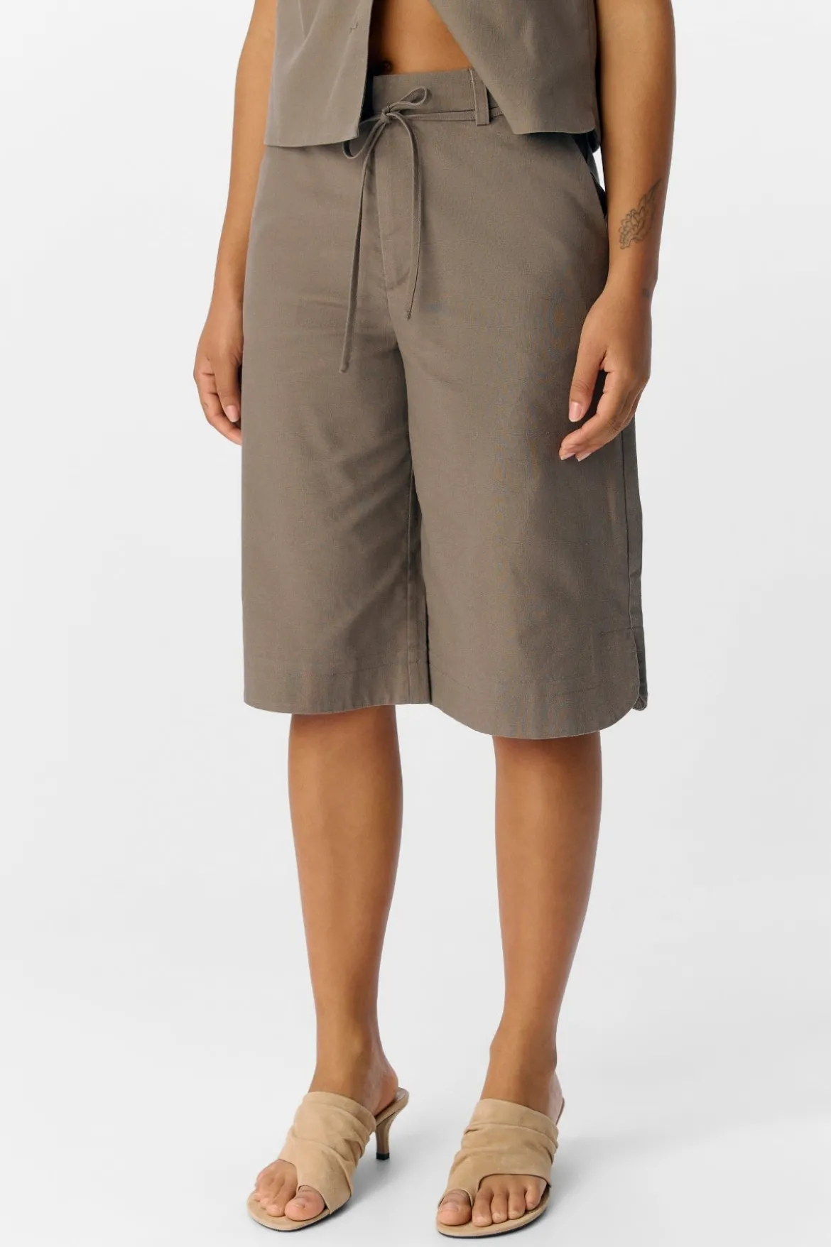 Aura Bermuda Shorts - Morel