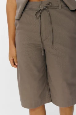 Aura Bermuda Shorts - Morel