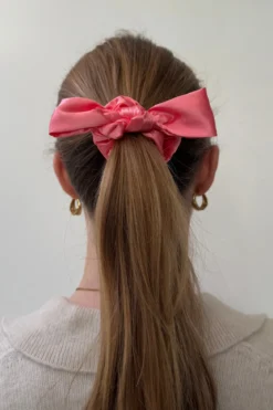 Bow Scrunchie - Pink