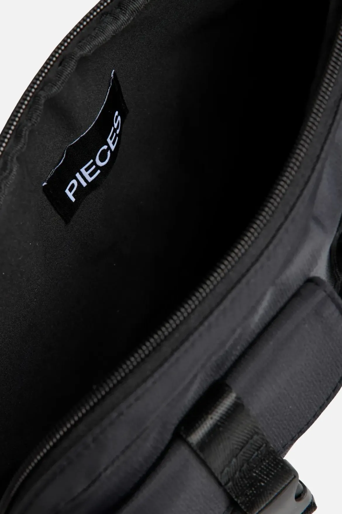 Bunha Cross Body - Black