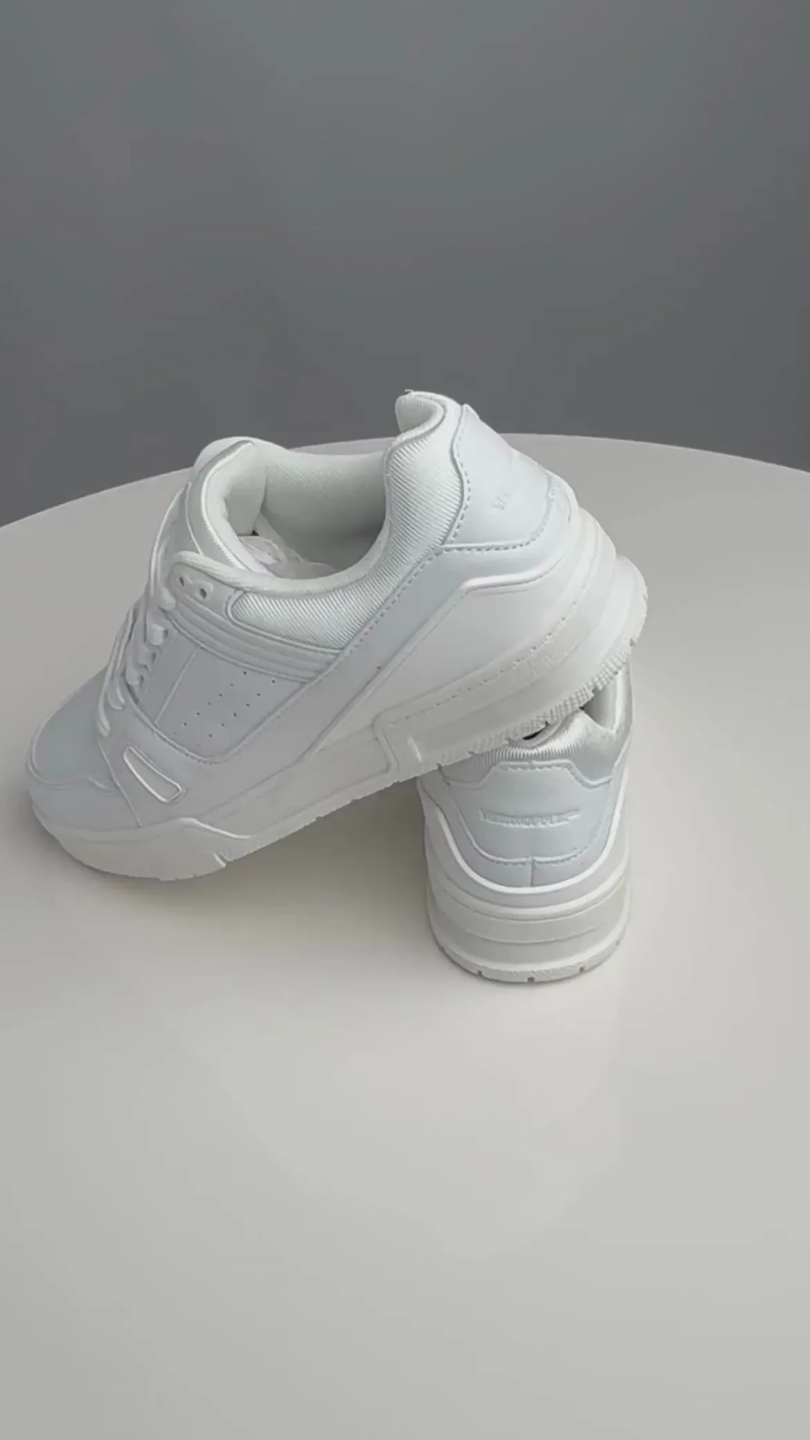 Classic Sneaker - White