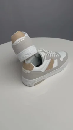 Classic Sneaker - White/Beige