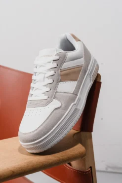 Classic Sneaker - White/Beige