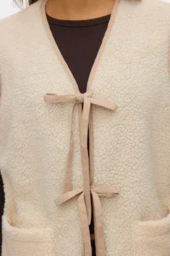Cleo Kort Vest - Oatmeal
