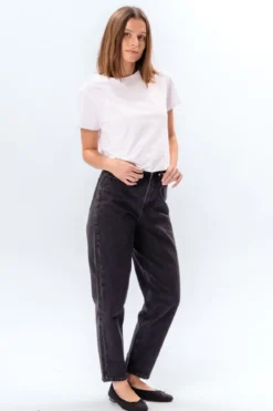 De Originale Performance Mom Jeans - Washed Black Denim