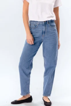 De Originale Performance Mom Jeans - Light Blue Denim
