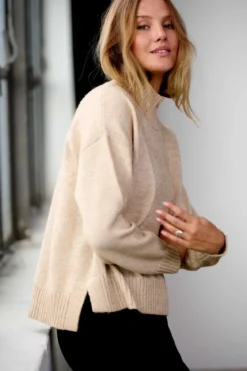 Emma Strik - Beige