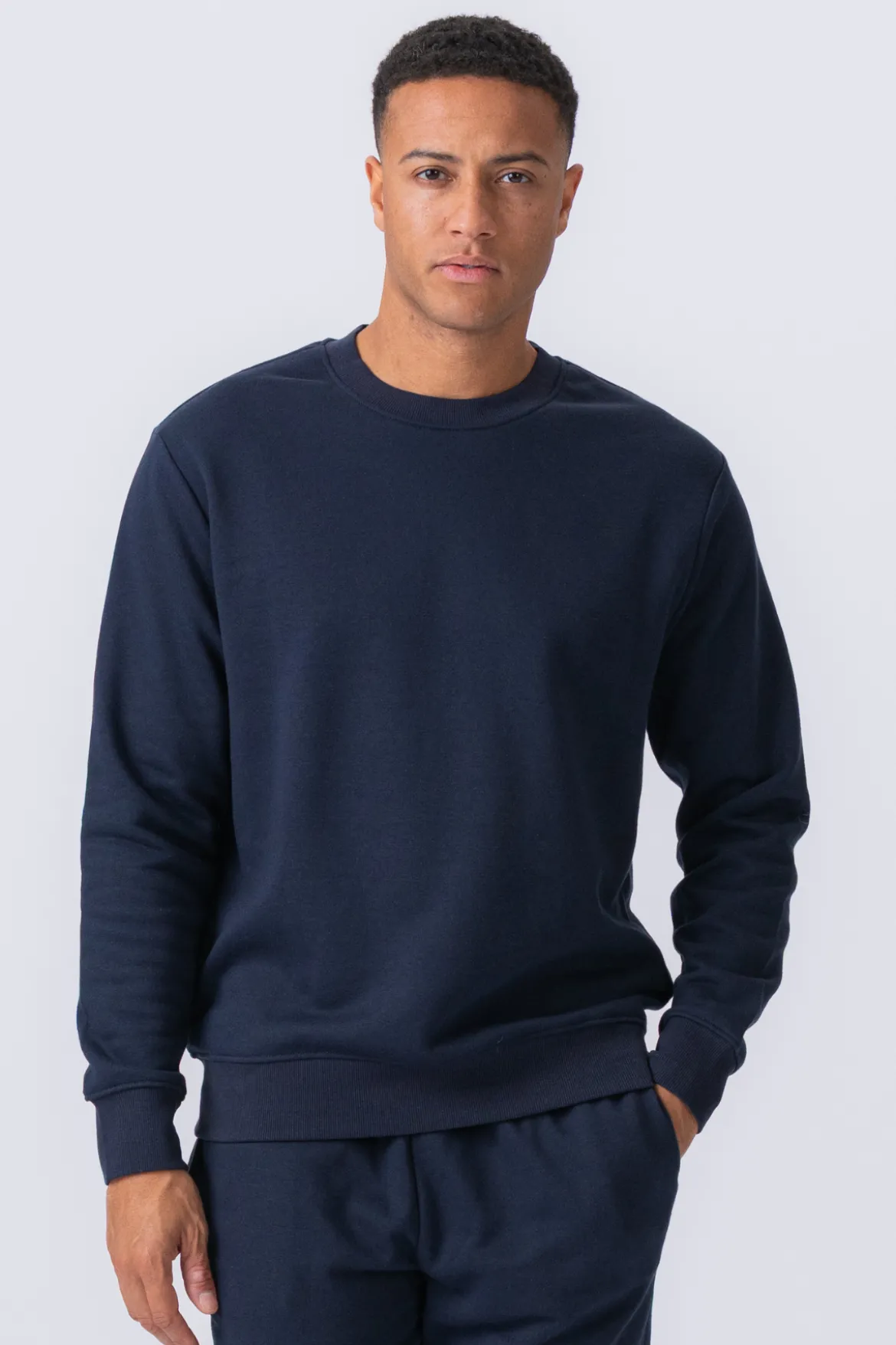 Essential Crewneck - Marineblå