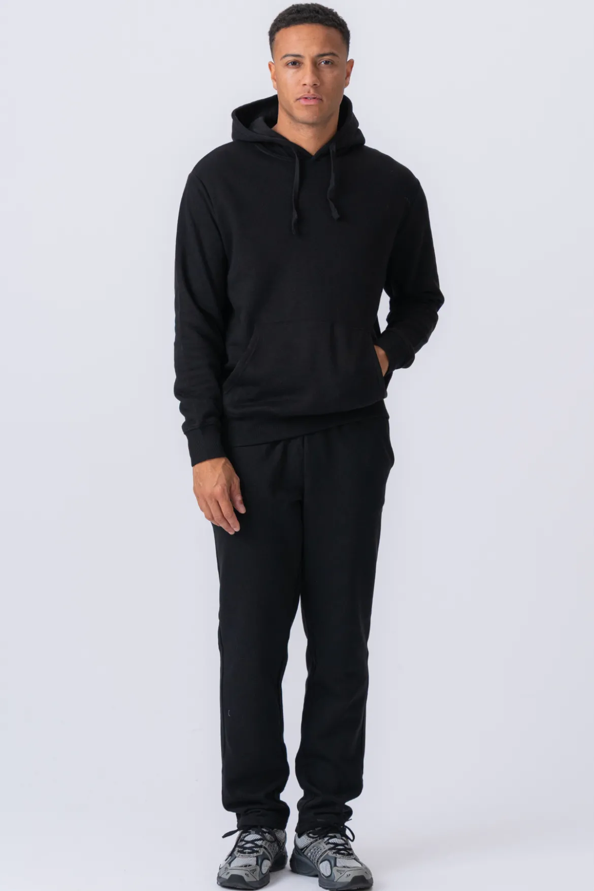 Essential Hoodie - Sort