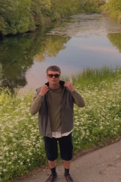 Felix Vest - Grå