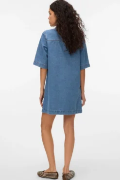 Fenja Kort Denim Kjole - Medium Blå Denim