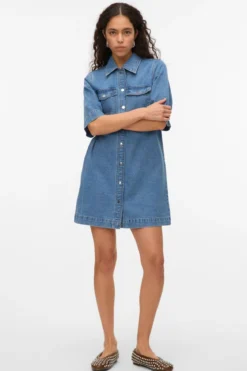 Fenja Kort Denim Kjole - Medium Blå Denim