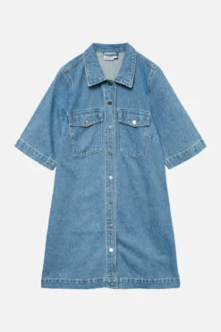 Fenja Kort Denim Kjole - Medium Blå Denim