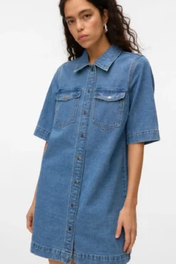 Fenja Kort Denim Kjole - Medium Blå Denim