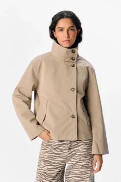 Gro Re Short Jacket - Desert Taupe