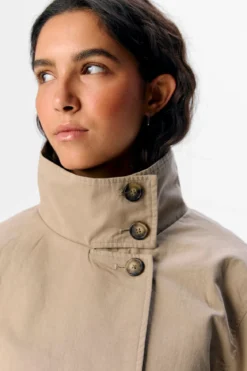 Gro Re Short Jacket - Desert Taupe