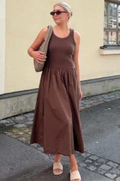 Hanna Kjole - Brun