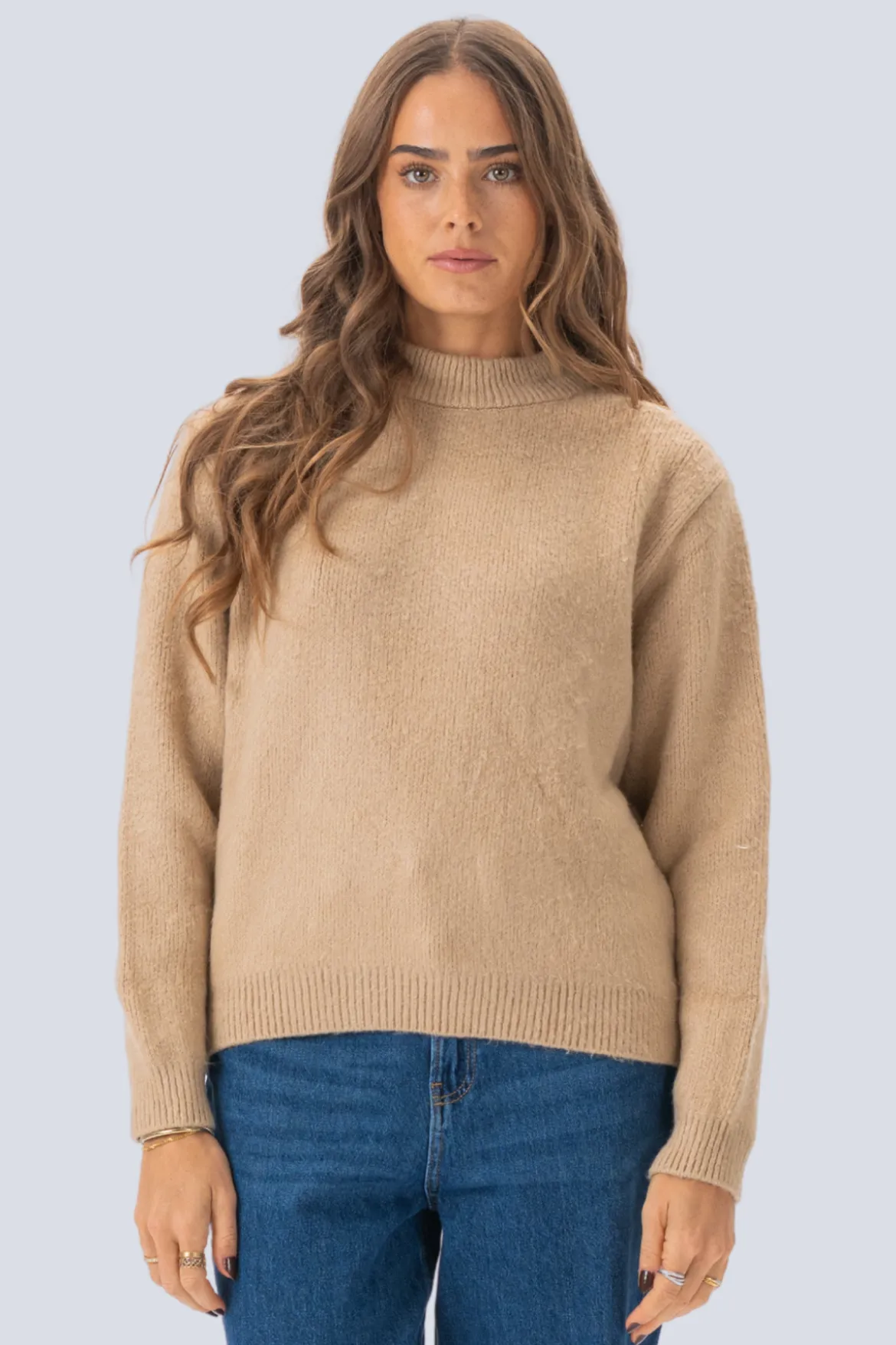 Hazel Strik - Beige