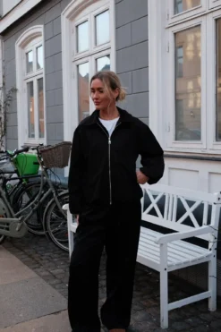Ines Short Jacket - Sort