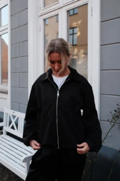Ines Short Jacket - Sort