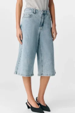 Isra Bermuda Shorts - Medium Blue Denim