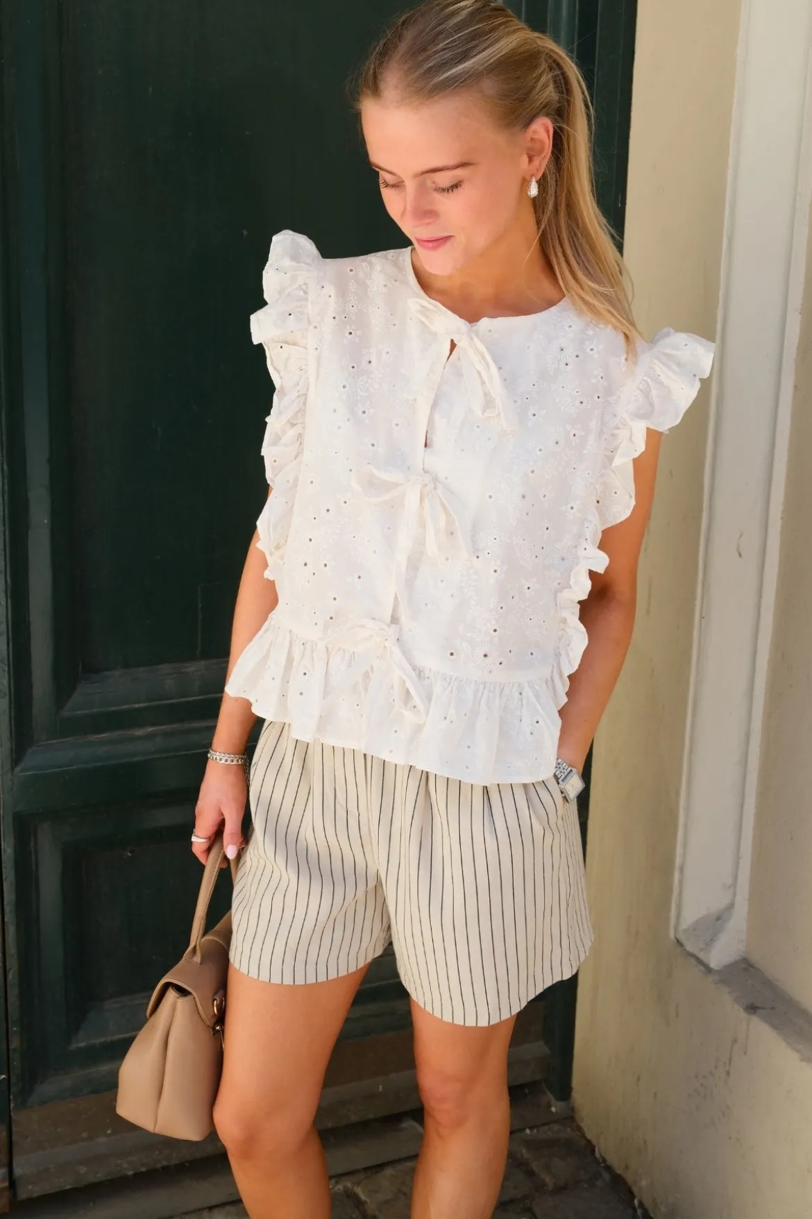 Jesmilo Shorts - Silver Lining