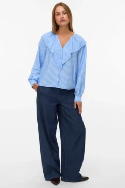 Kaja V-Neck Frill Skjorte - Vista Blue Sandra