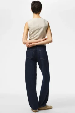 Kamil Fitted Vest - Overland Trek