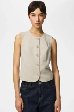 Kamil Fitted Vest - Overland Trek