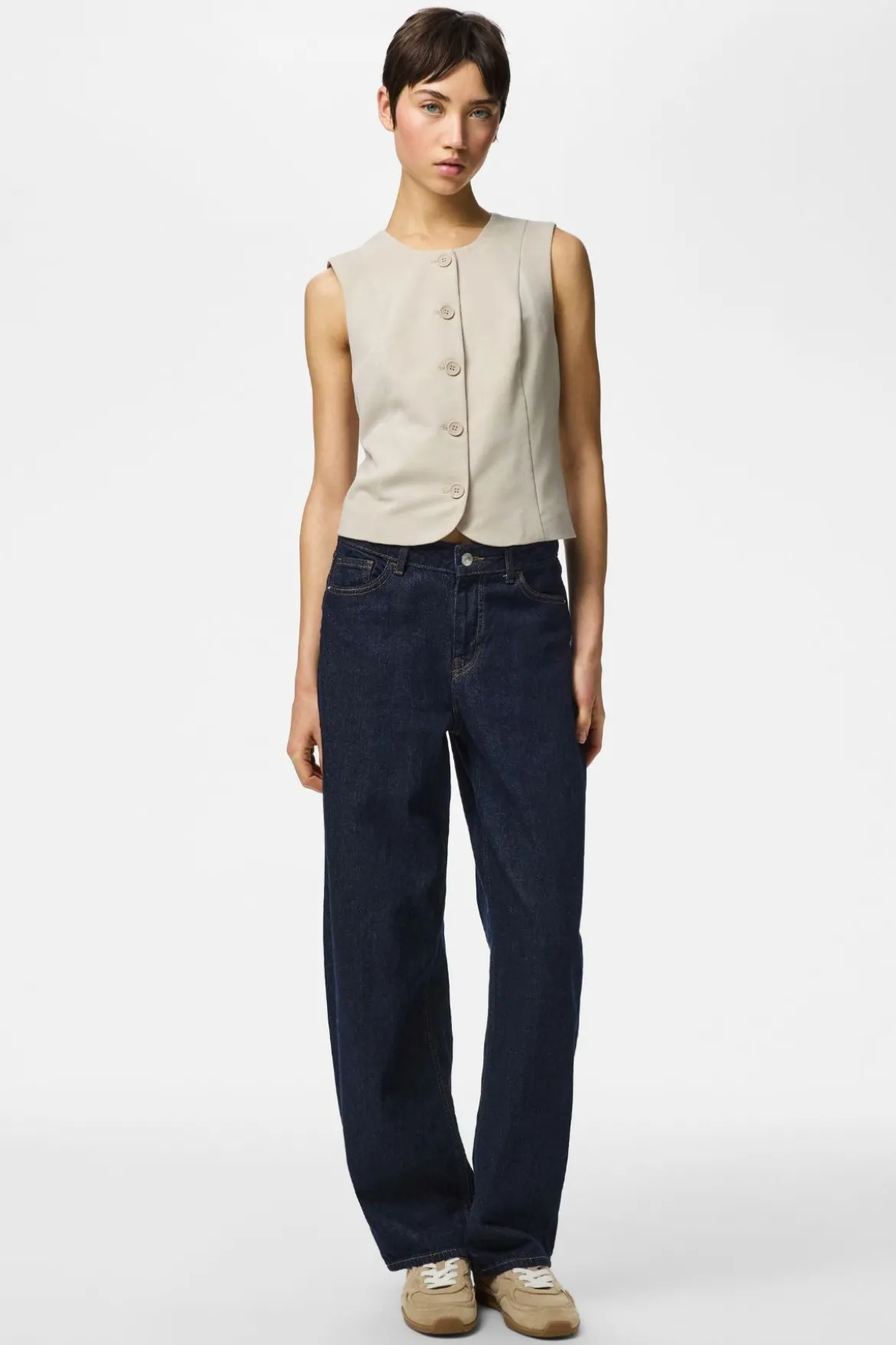 Kamil Fitted Vest - Overland Trek