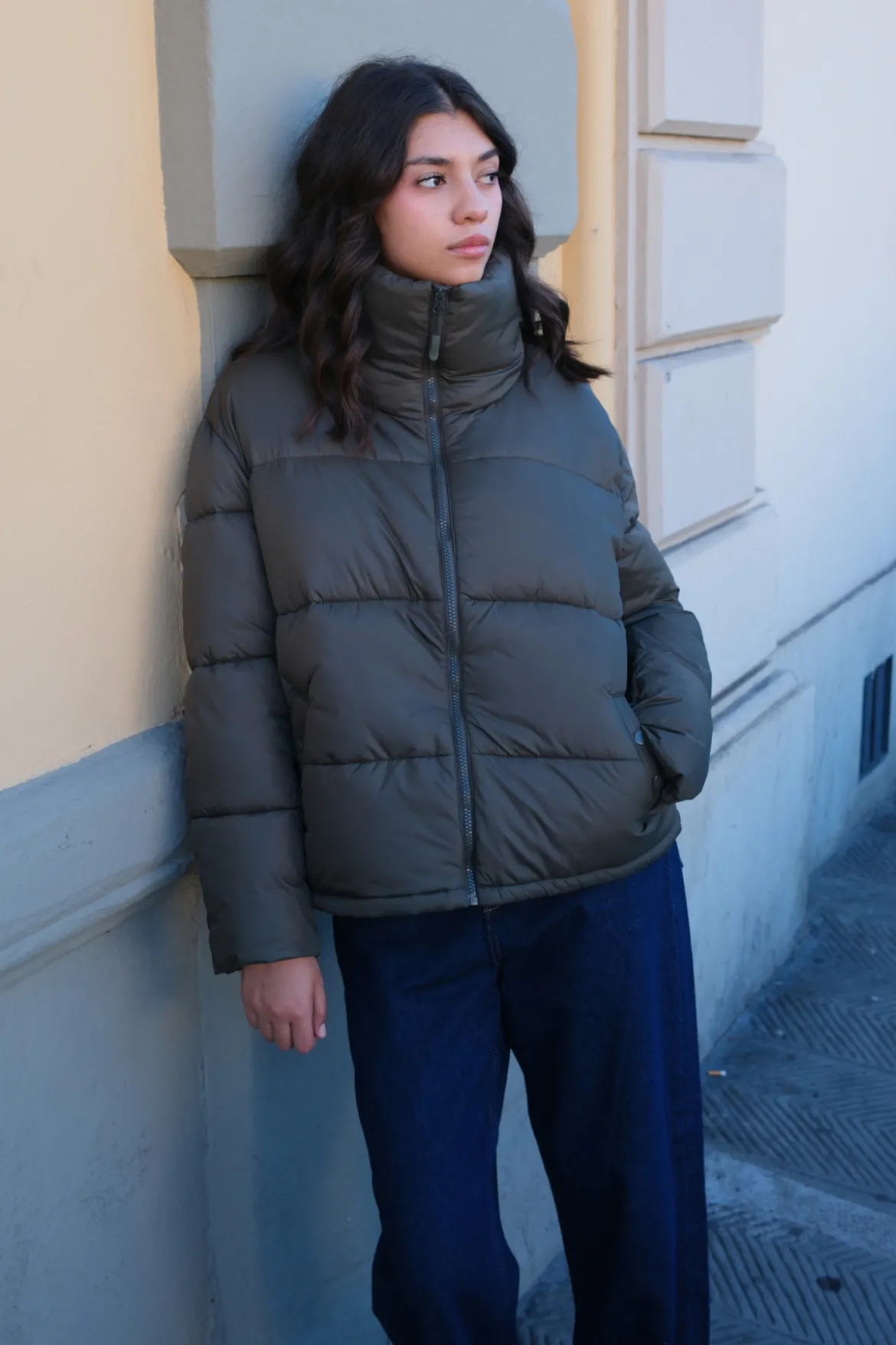 Kort Puffer Jakke - Oliven