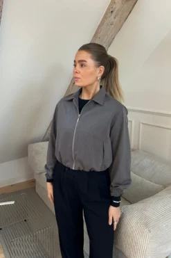 Kylie Kort Jakke - Grå