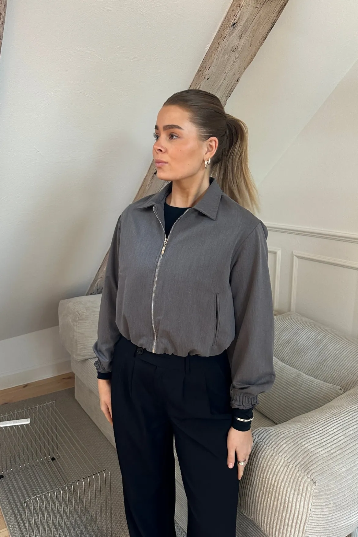 Kylie Kort Jakke - Grå