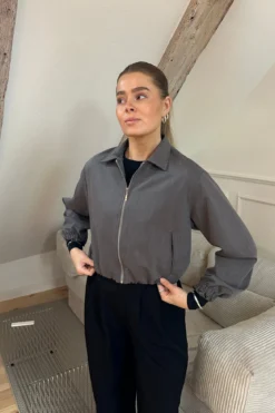 Kylie Kort Jakke - Grå