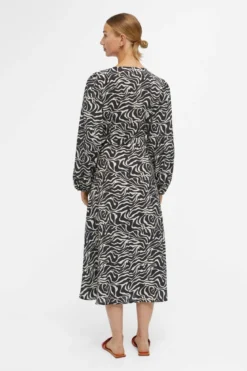 Leonora Midi Wrap Kjole - Sort Sandshell
