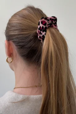 Leopard Scrunchie - Pink