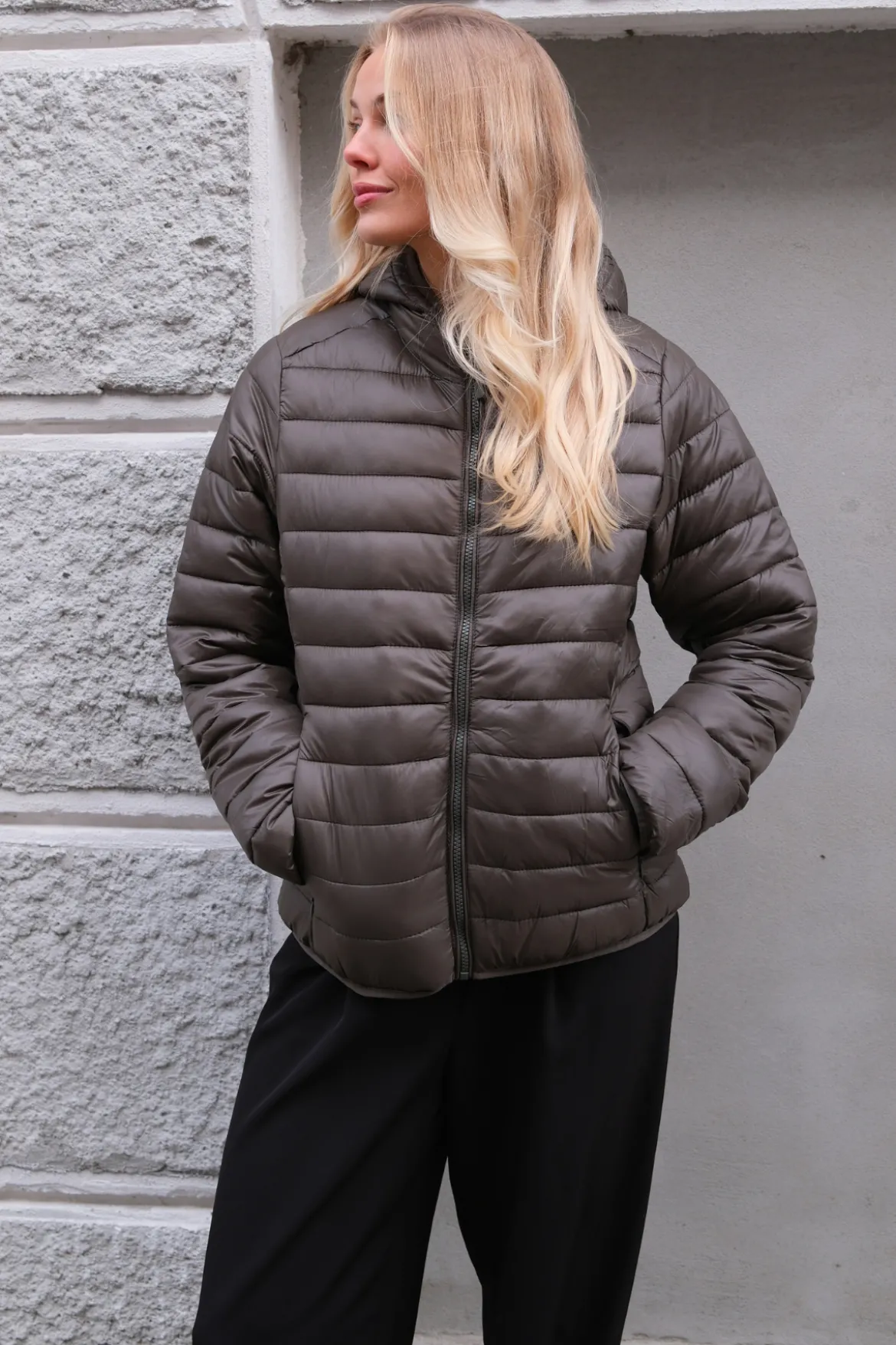 Let Puffer Jakke - Oliven