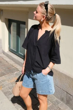 Linn Frill Top - Sort