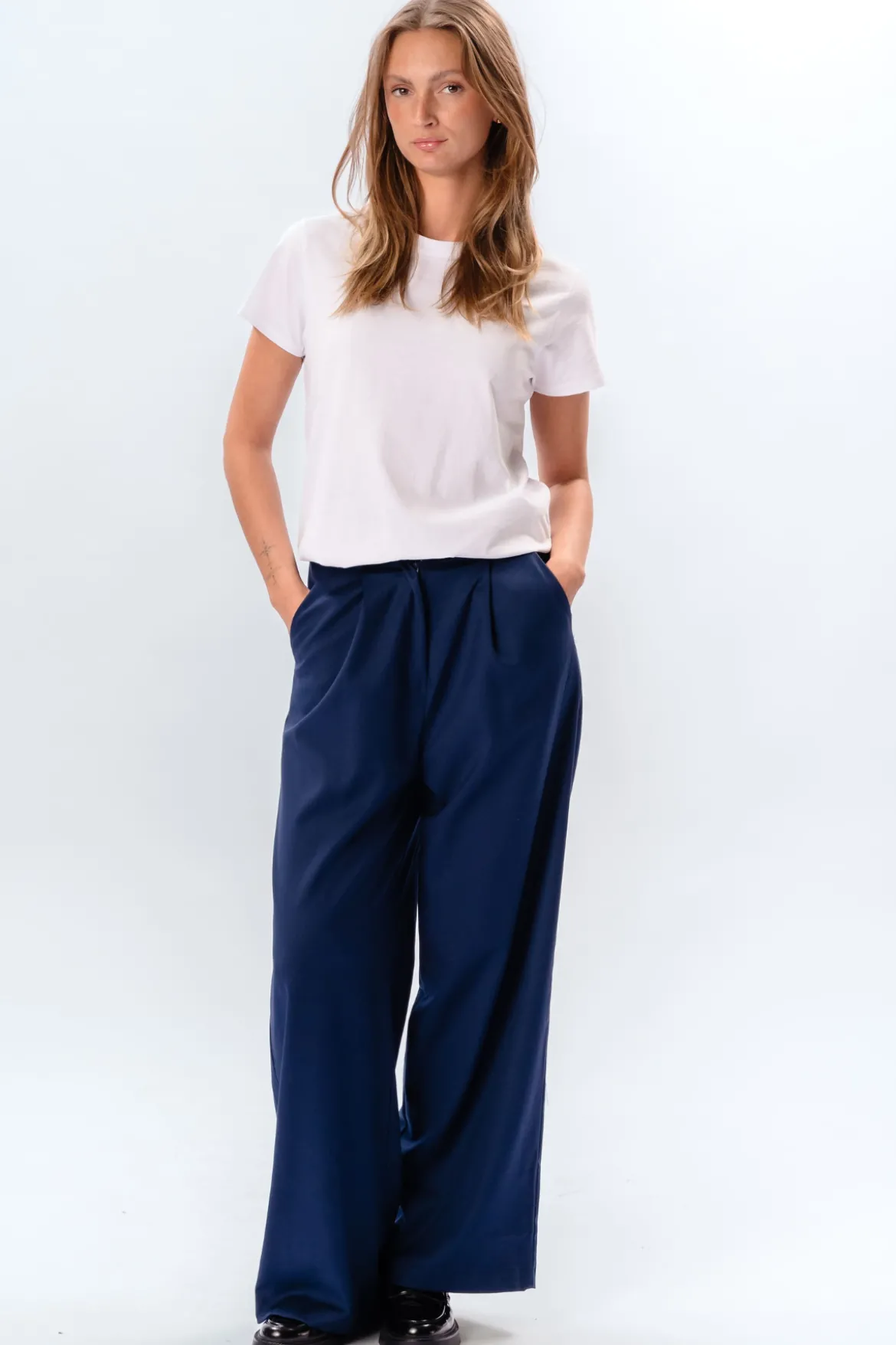 Nadia Pants - Navy