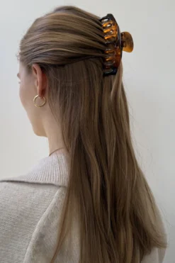 Olivia Hårklemme - Brun