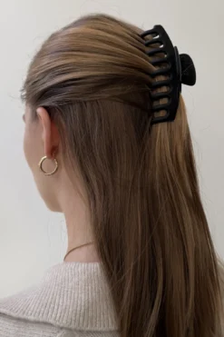 Olivia Hårklip - Mat Sort