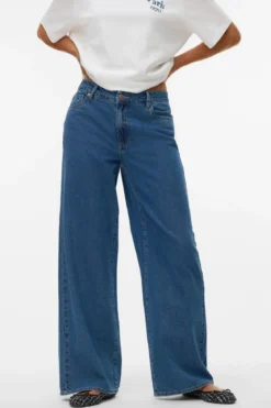Remy Wide Jeans - Medium Blue Denim