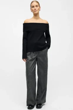 Reynard Off Shoulder Strik - Sort