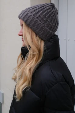 Ribbed Beanie - Mørkegrå